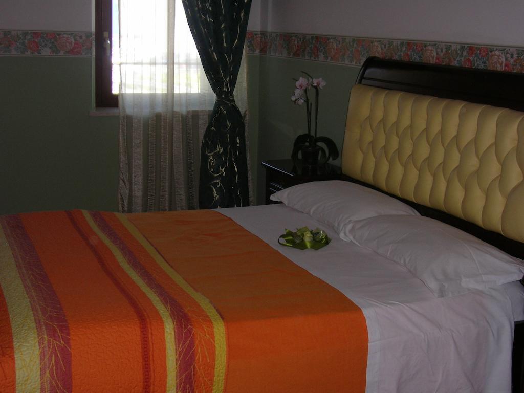 B&B 7 Camini San Giovanni Lupatoto Eksteriør billede